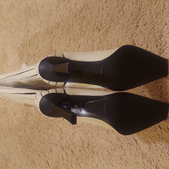 Knee Boots - Picture 3 of 4